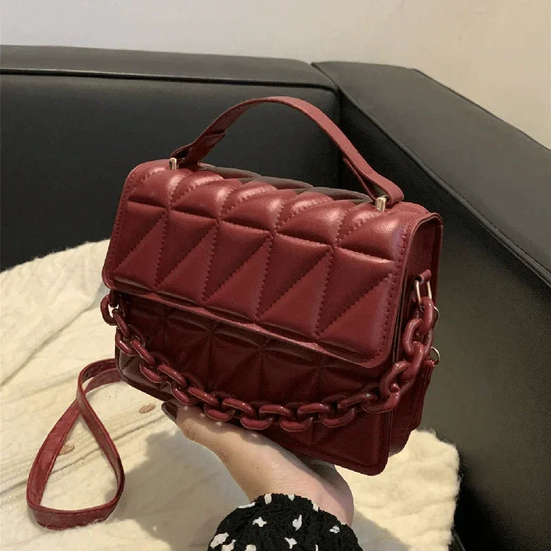 Quilted Crossbody Bag – Elegant, Compact & Stylish