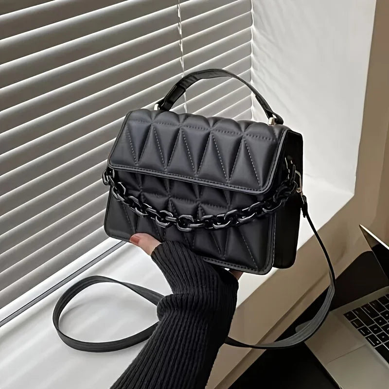 Quilted Crossbody Bag – Elegant, Compact & Stylish