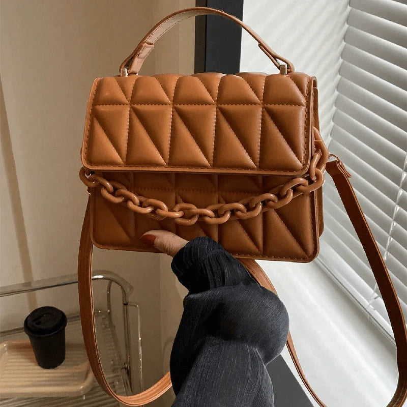 Quilted Crossbody Bag – Elegant, Compact & Stylish