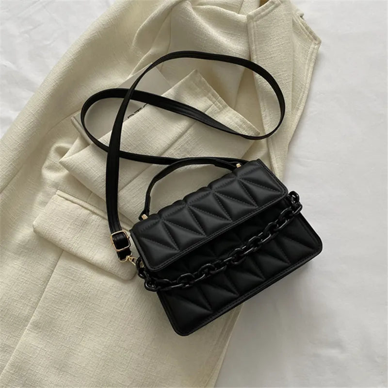 Quilted Crossbody Bag – Elegant, Compact & Stylish