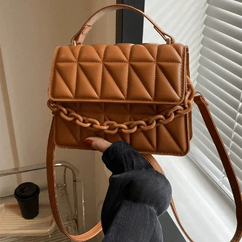 Quilted Crossbody Bag – Elegant, Compact & Stylish