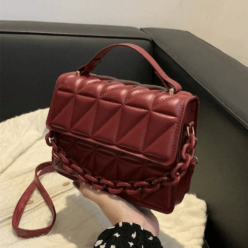 Quilted Crossbody Bag – Elegant, Compact & Stylish